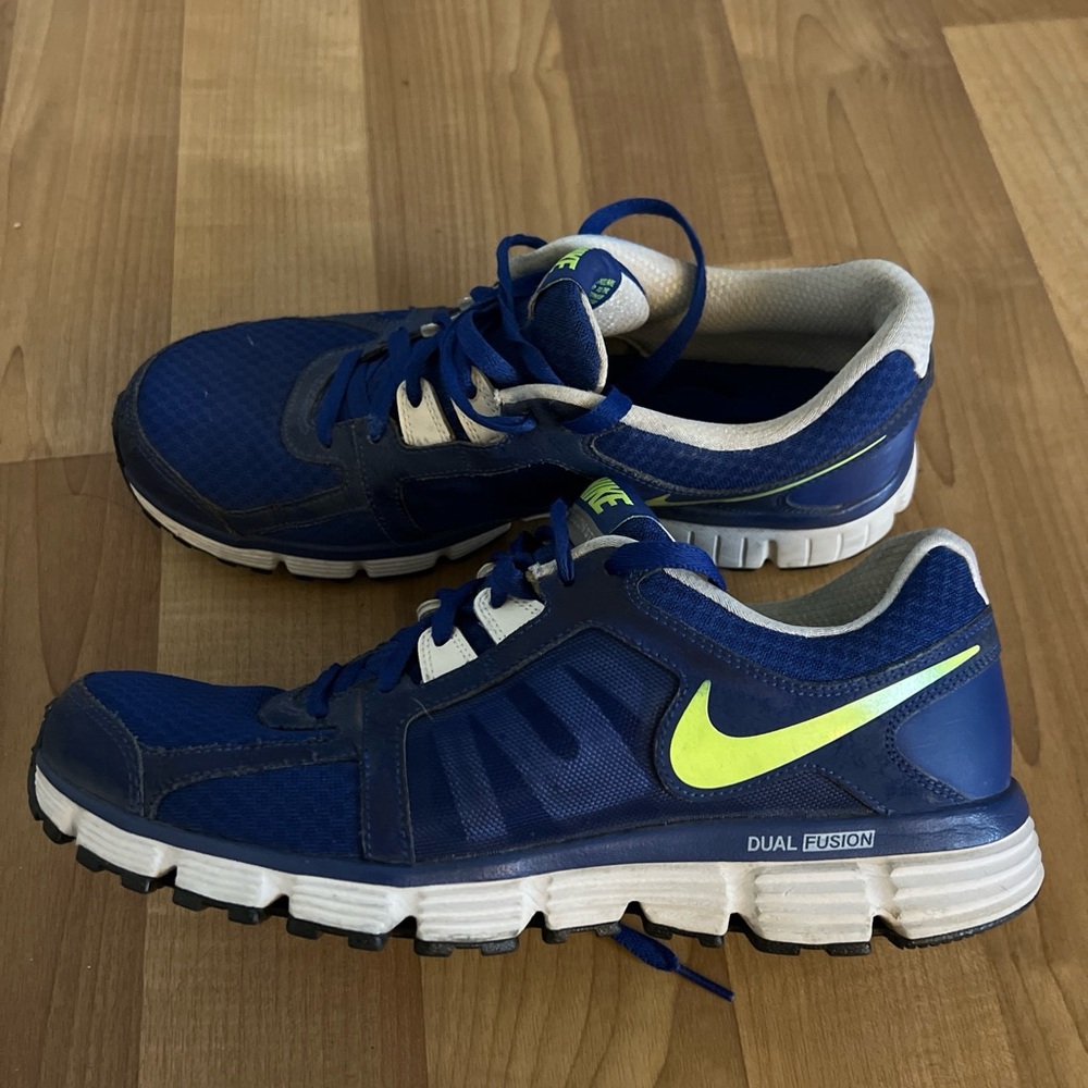 Nike Duel Fusion st2 blue men’s 9.5 great condition